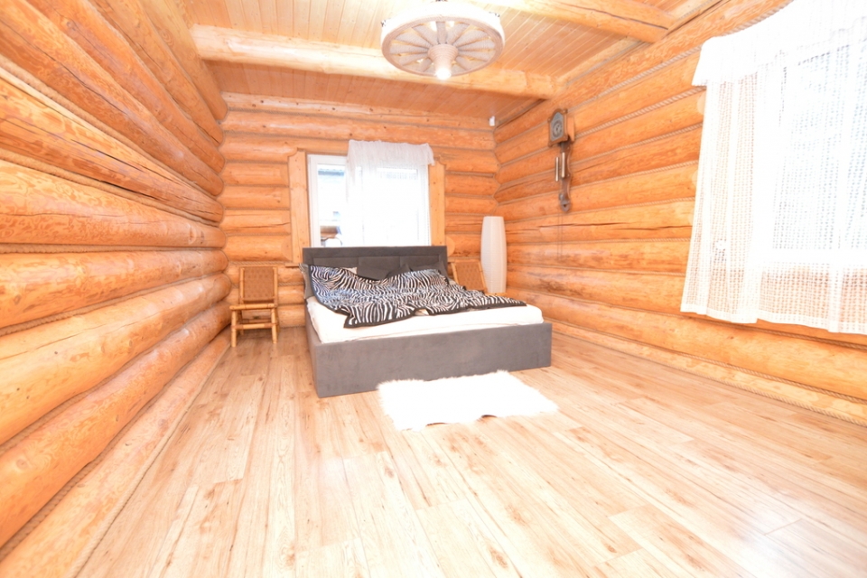 Klimatyczny drewniany dom - zdjęcie 7