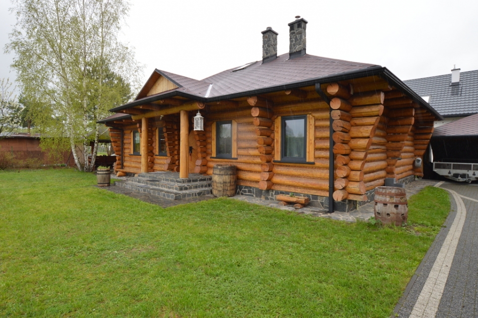 Klimatyczny drewniany dom - zdjęcie 13